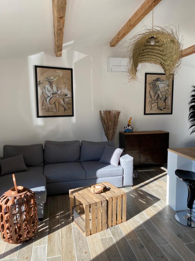 Petit Nid Douillet En Luberon Avec Spa 昂苏伊 外观 照片