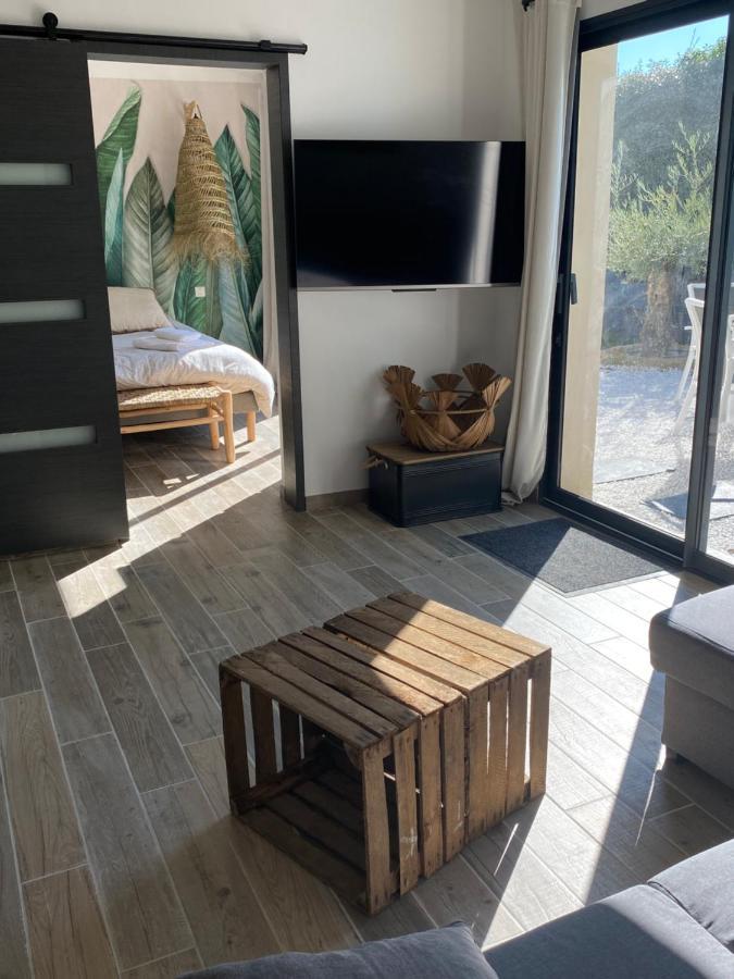 Petit Nid Douillet En Luberon Avec Spa 昂苏伊 外观 照片