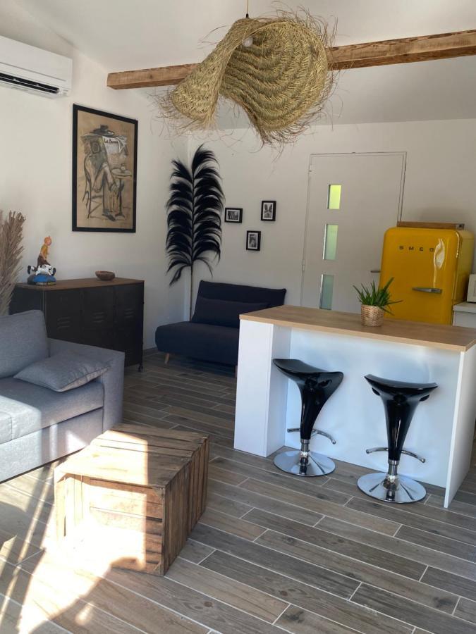 Petit Nid Douillet En Luberon Avec Spa 昂苏伊 外观 照片