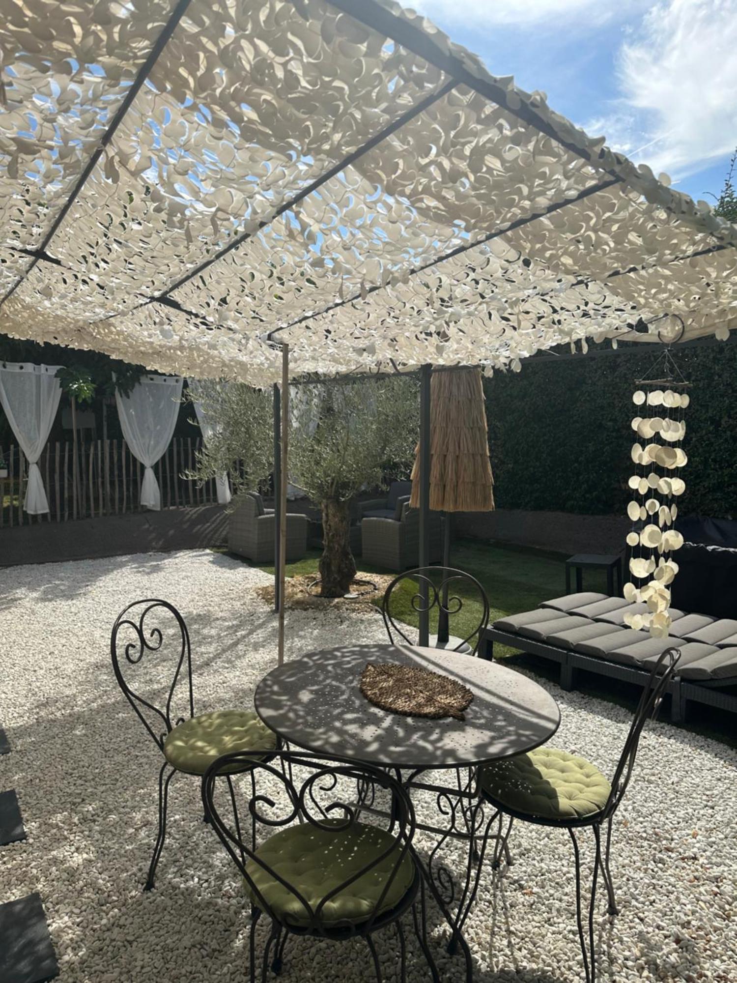 Petit Nid Douillet En Luberon Avec Spa 昂苏伊 外观 照片